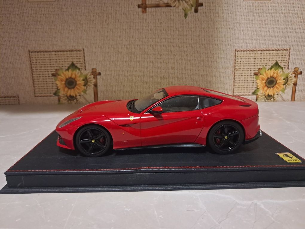 Масштабная модель 1/18 Ferrari F12 Berlinetta  модель