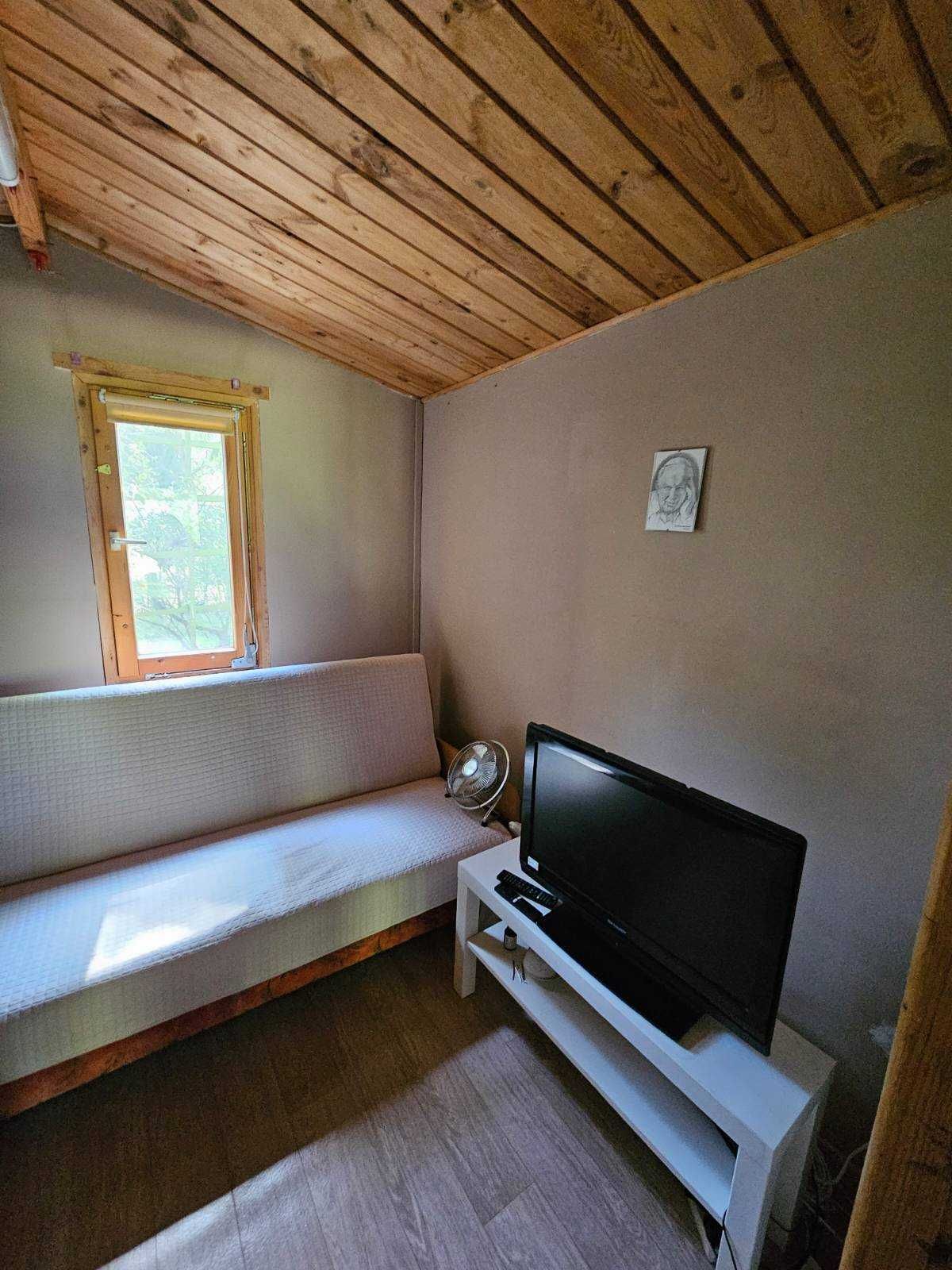 Budowlana, z domkiem letniskowym nad jeziorem