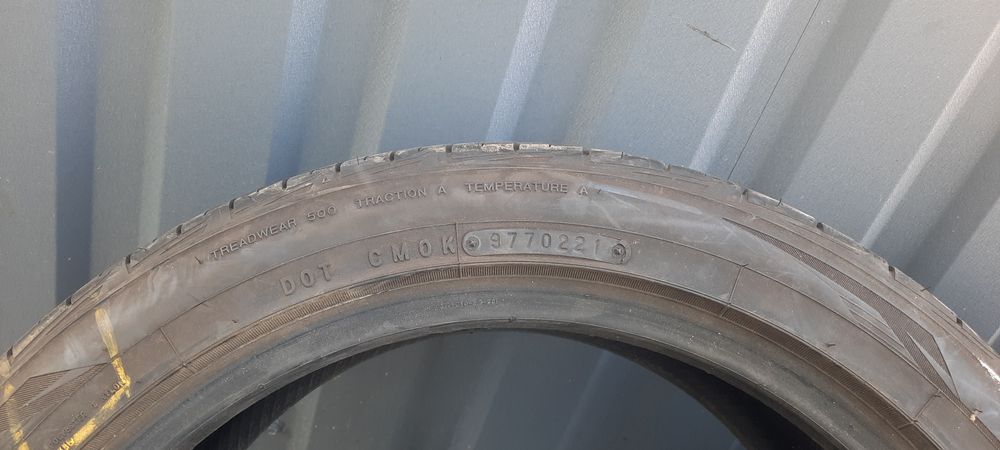 Шины 215/45R17 TOYO  всесезонные б/у 1600 грн.