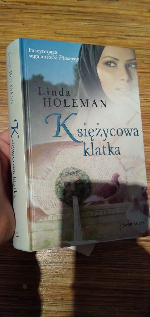 Księżycowa klatka - Linda Holeman