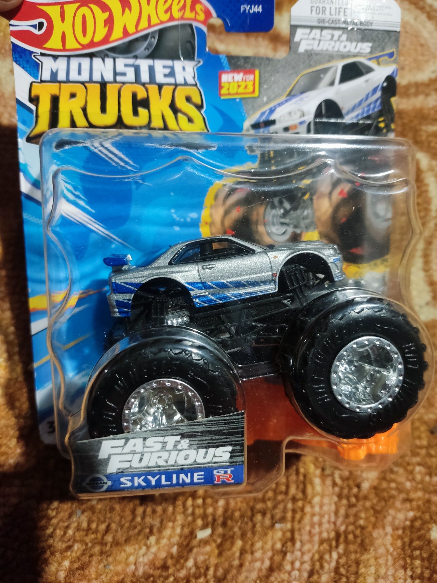 Машинка- Hot Wheels Nissan Skyline Monster Truck