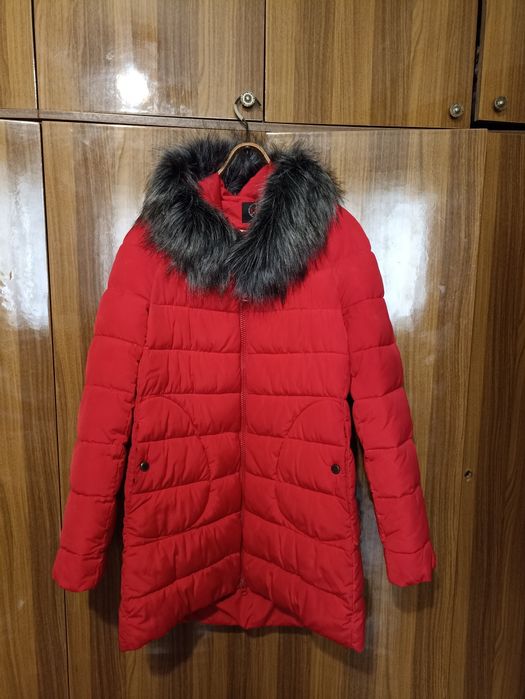 Пальто зимове червоне