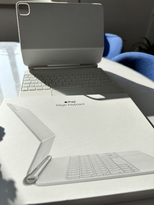 Capa Teclado Apple Magic Keyboard (iPad Pro e Air 11") 4ª ger