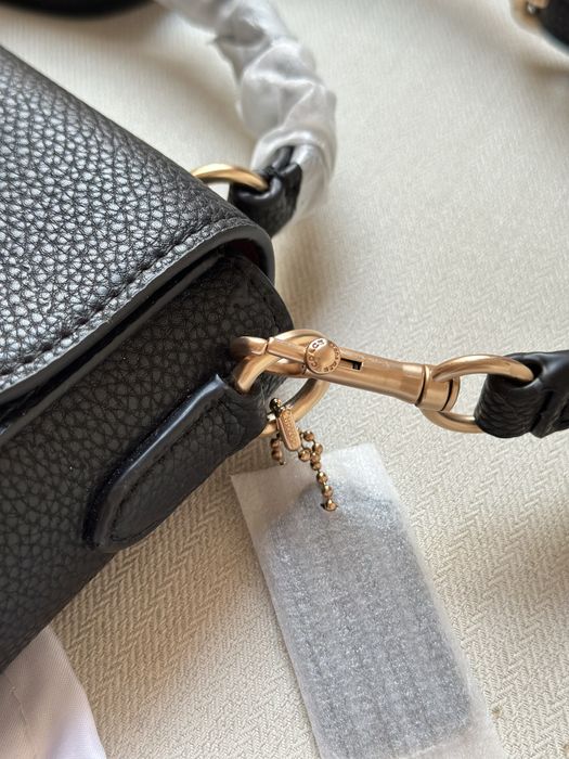 Сумка Coach . нова .guess