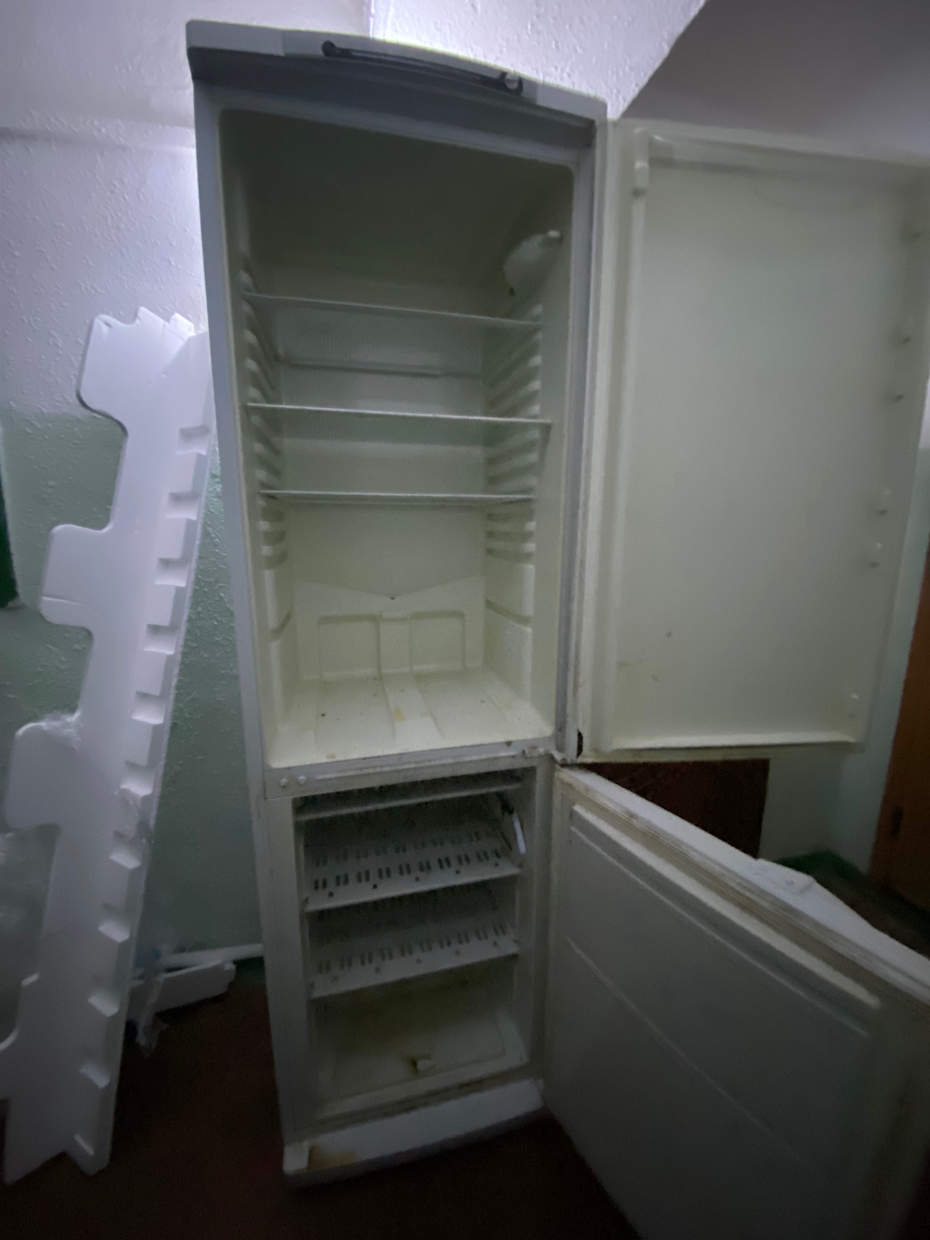 Не робочий холодильник