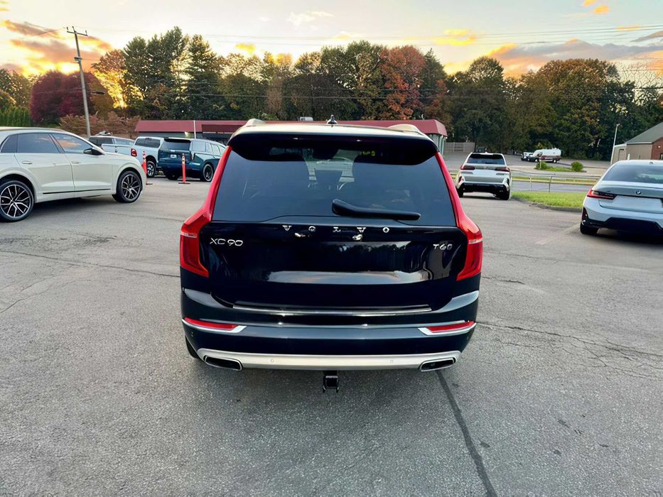 Volvo XC90      2019
