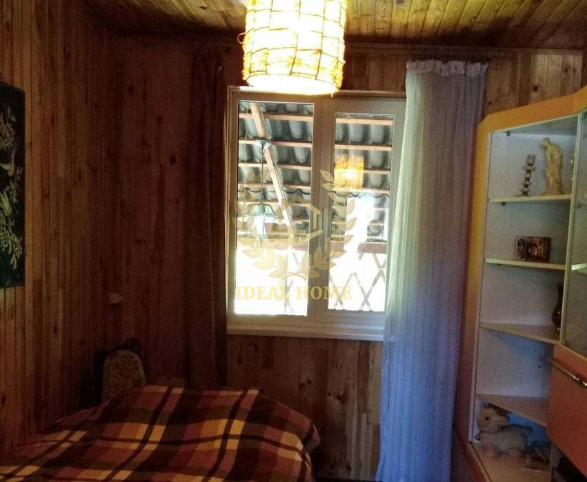 Продам двоповерховий дачний будинок поблизу с.Блиставиця