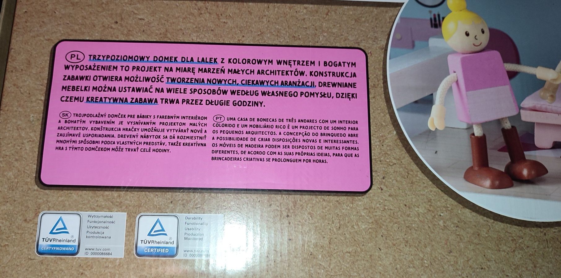 Duży drewniany domek dla lalek