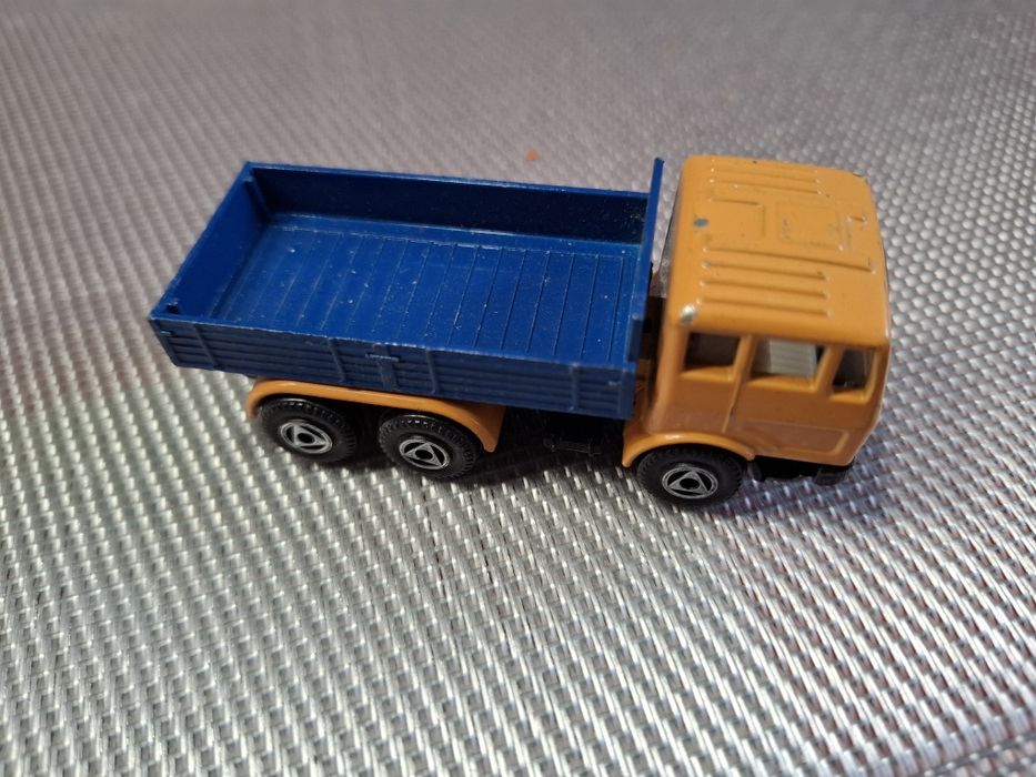 Efsi holand model samochodu