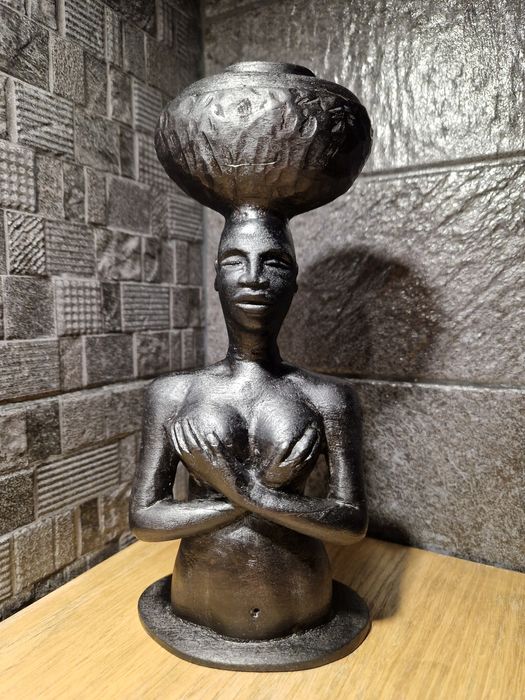 Дерев'яні статуєтки