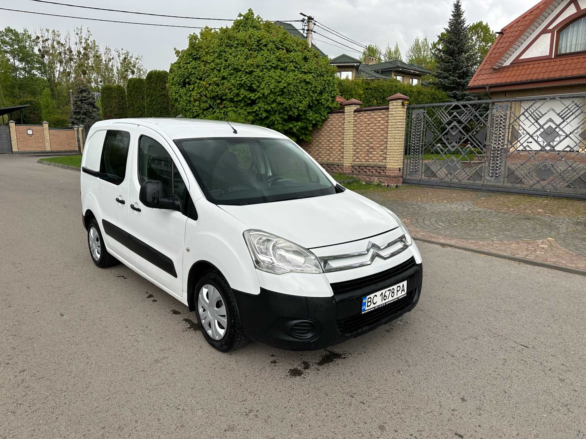 Продам хорошу машину Citroen Berlingo