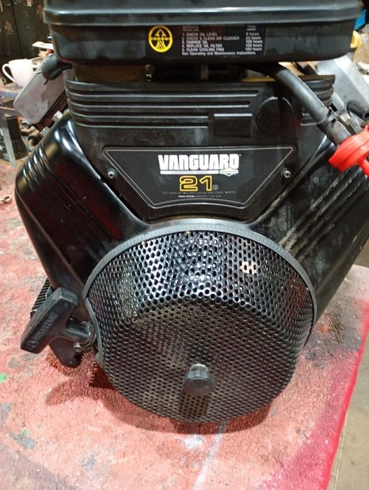 Silnik Briggs dwucylindrowy 21 km