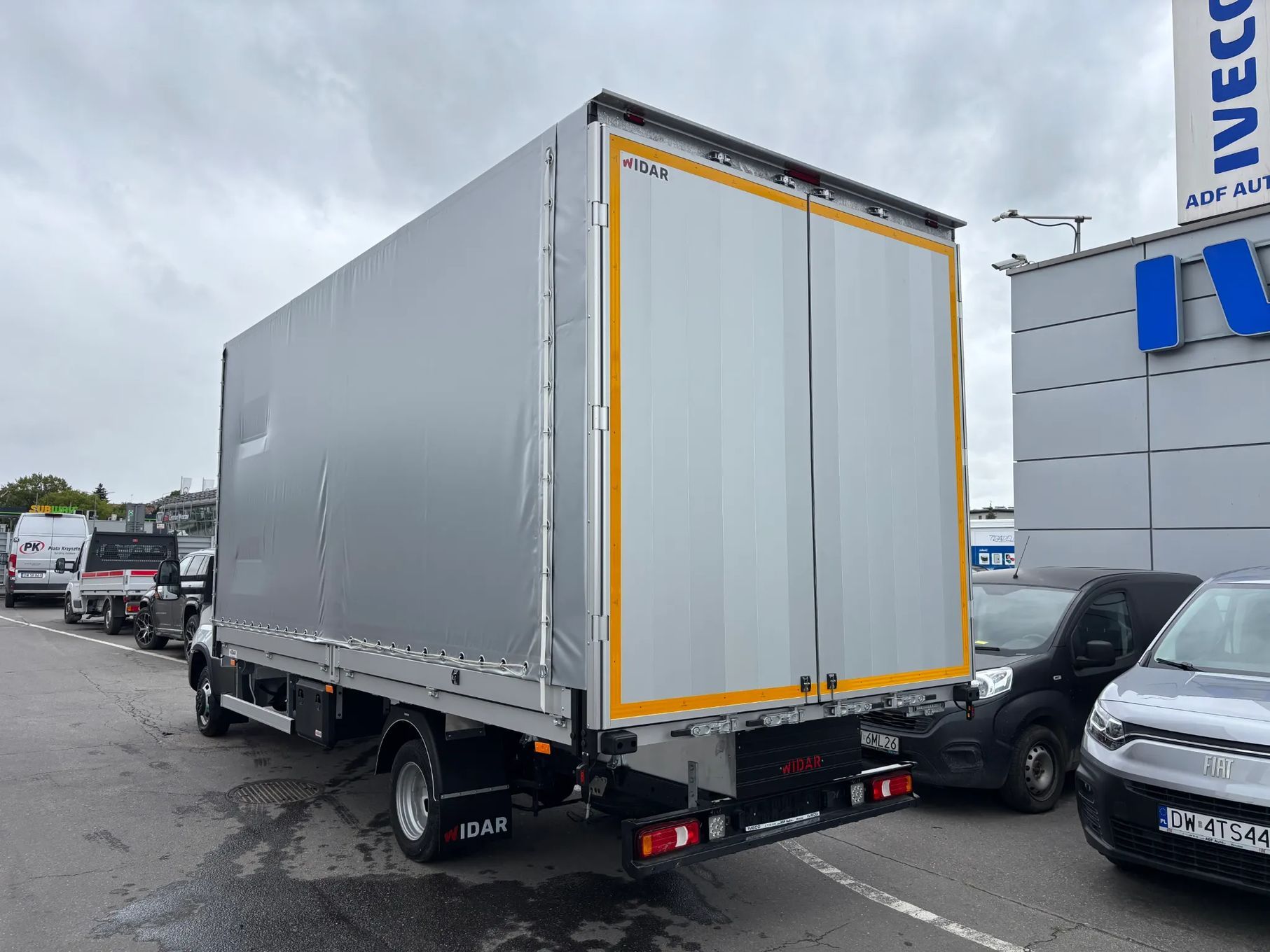 Iveco Daily 50C18HZ, Międzynarodówka, DMC 3,5t  Międzynarodówka 50C18HZ