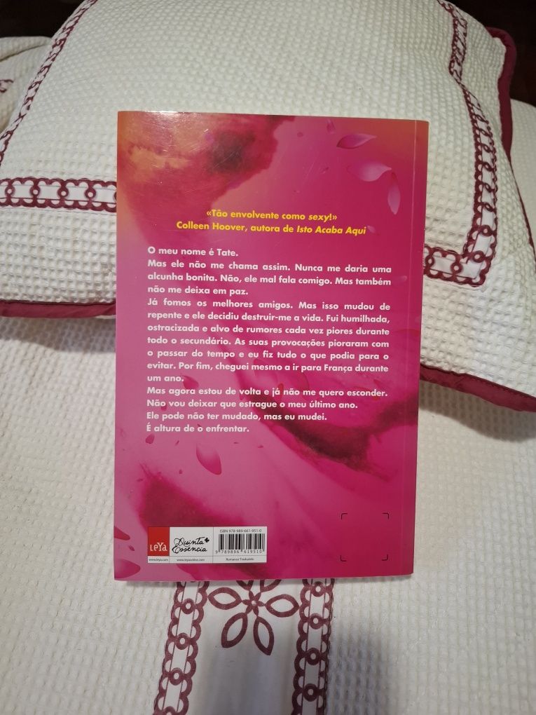 Livro "Bully" de Penelope Douglas