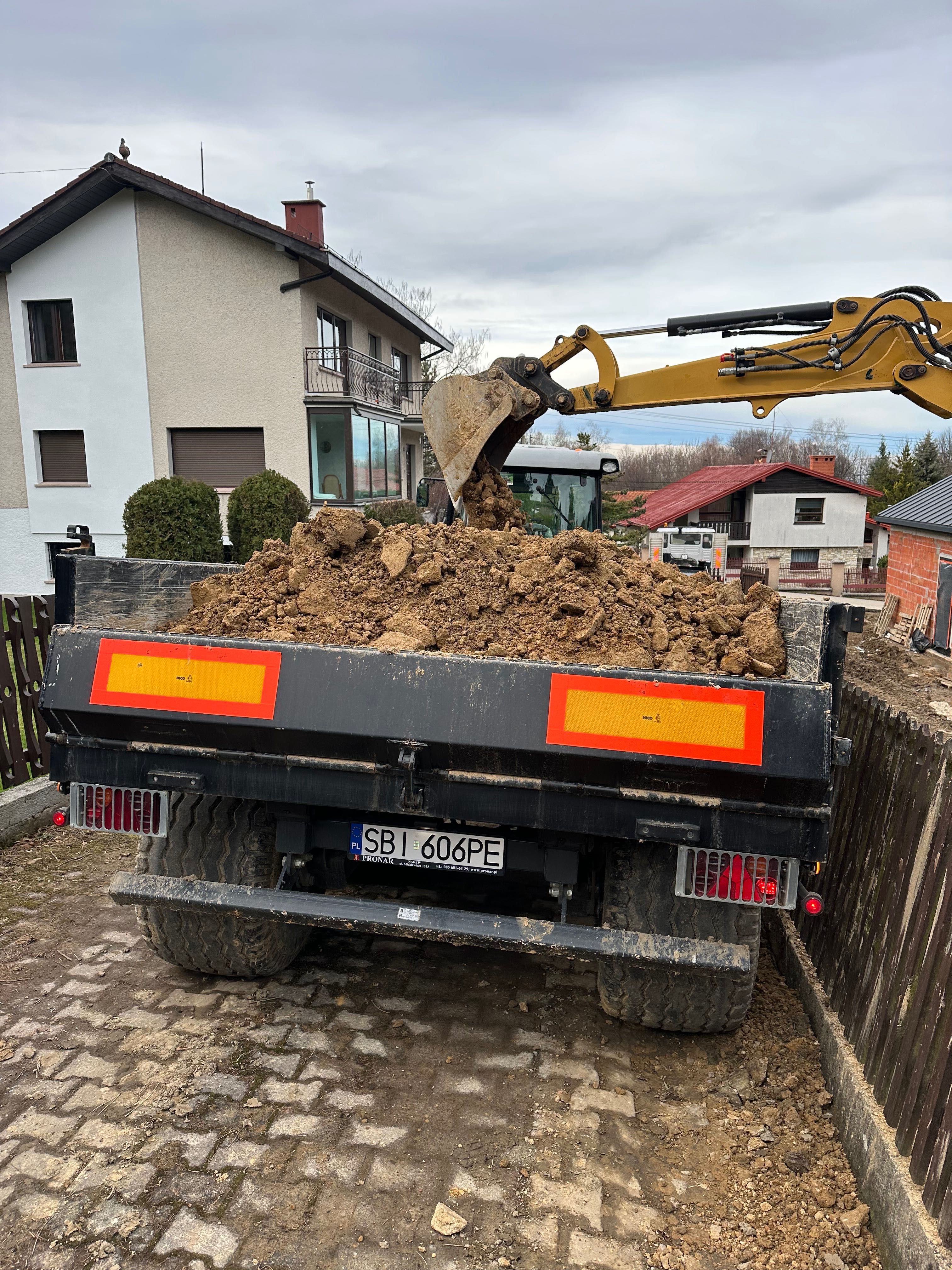 Wywóz ziemi , gruzu itp Koparka / załadunek Transport