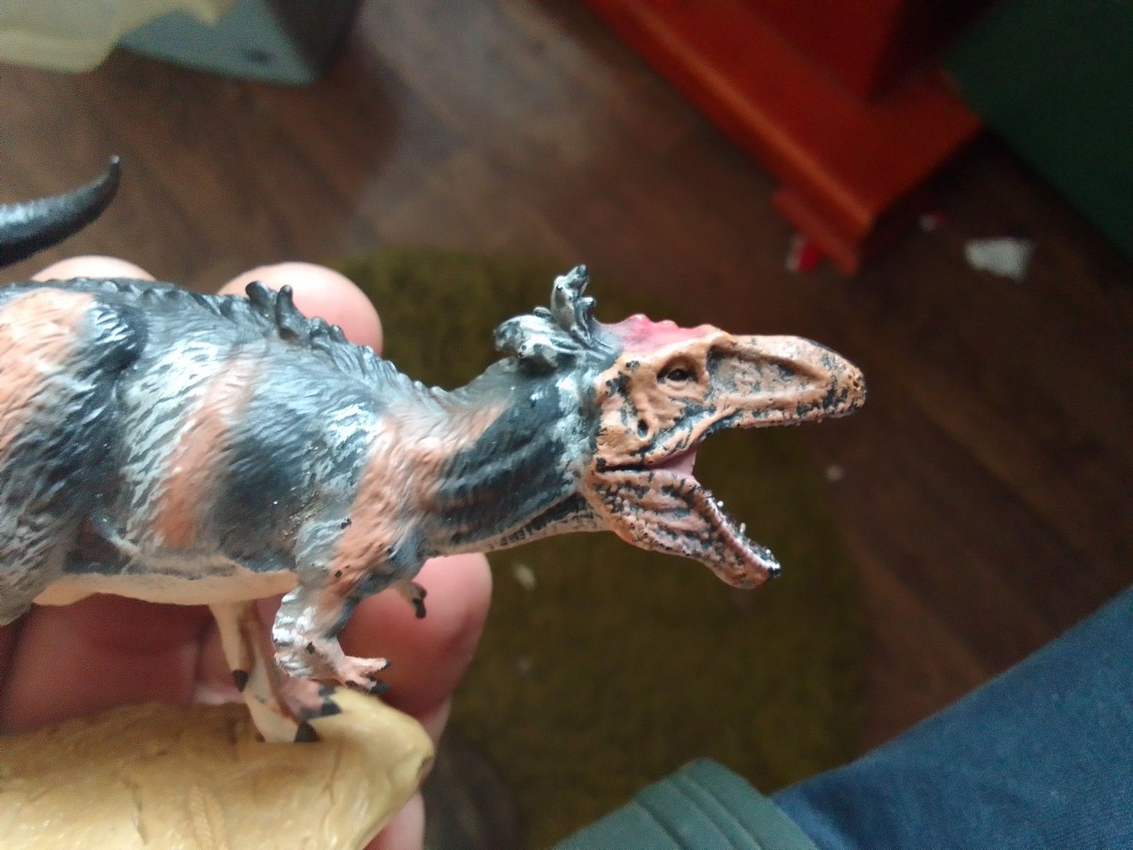 Dwie figurki collecta dinozaury