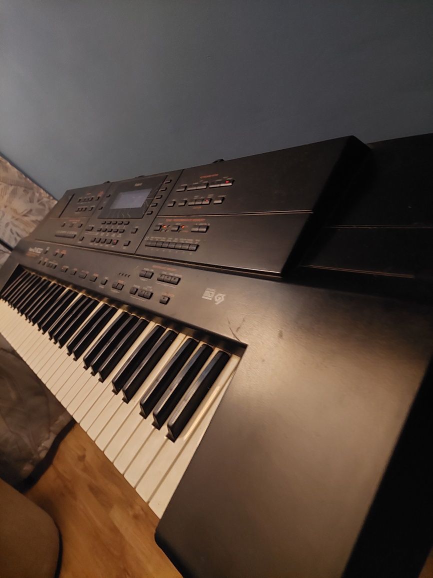 Sprzedam syntezator Roland g600
