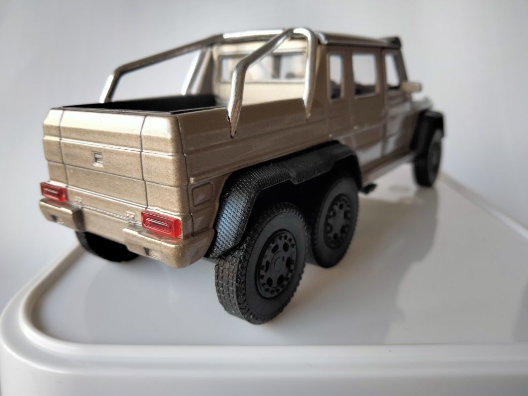 1/36 Mercedes G63 AMG 6x6 (2013/2015)