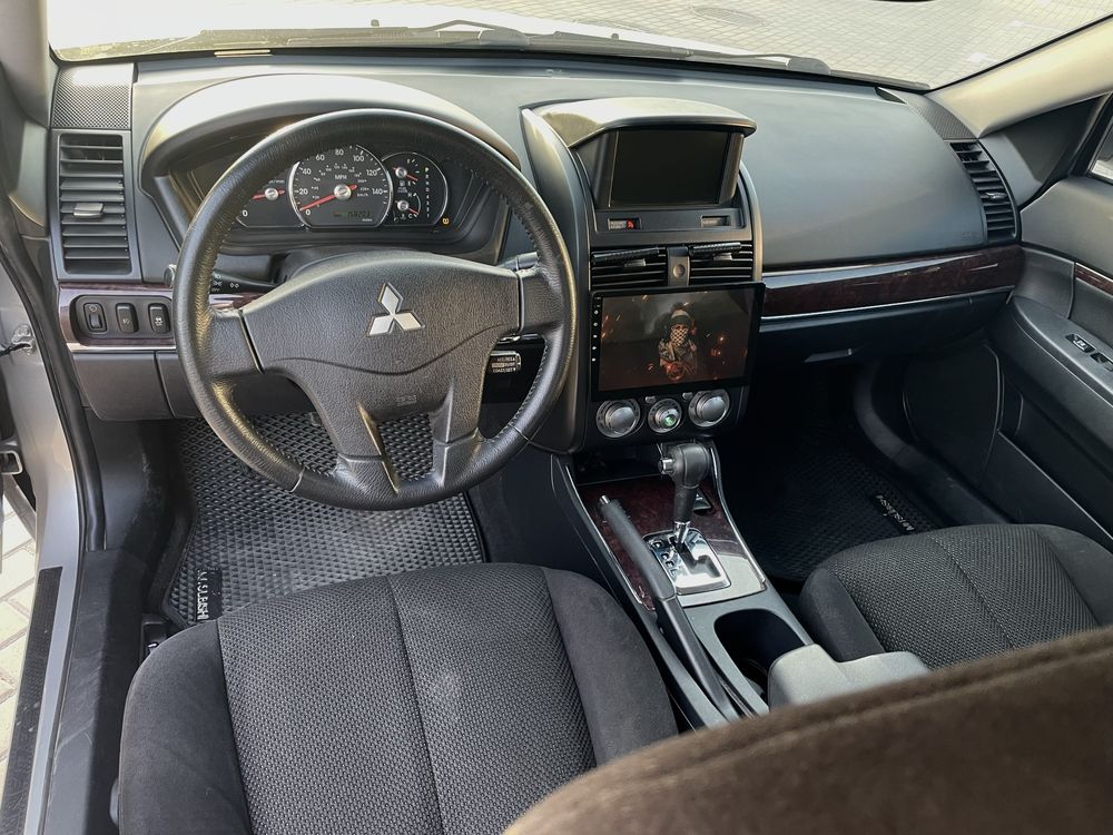 Продам Mitsubishi Galant  2011 год