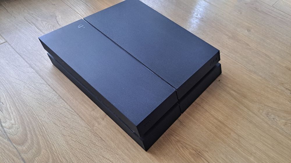 PS 4 1 TB plus pudełko + 14 gier