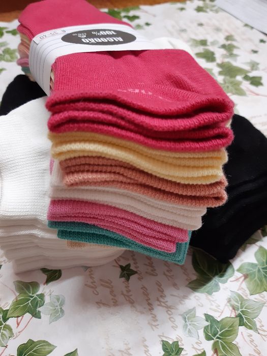 19 pares de soquetes 7+6+6 em algodão  bom