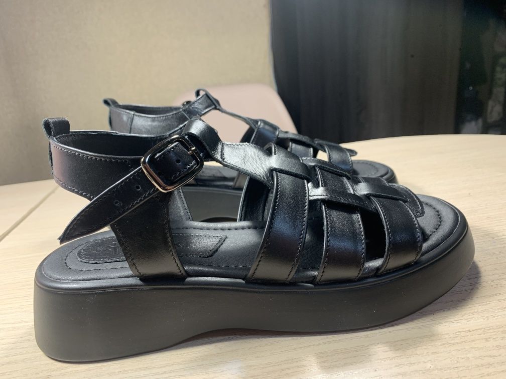 Босоніжки Yuki 40р, босоножки