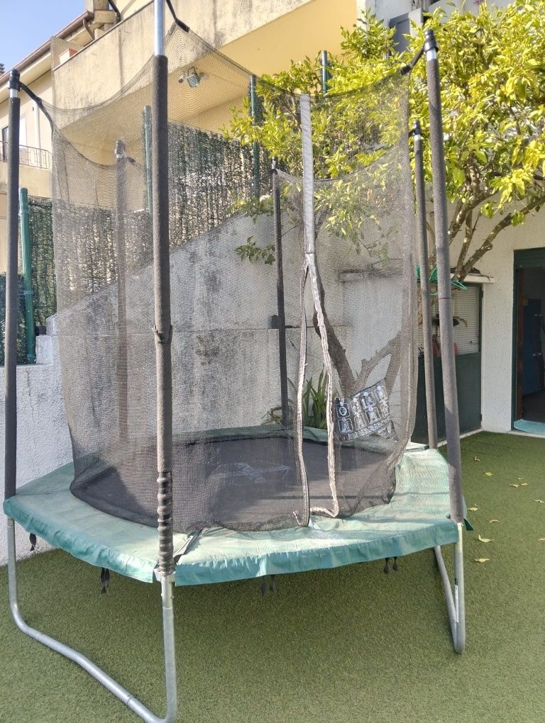 Vendo trampolim Decathlon