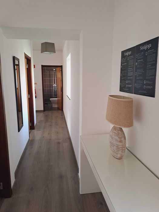 Aluga-se Apart. T2 centro cidade Tomar (desp. incluidas)