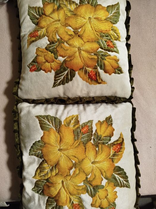 Дві маленькі подушки на молніях 37х37 см