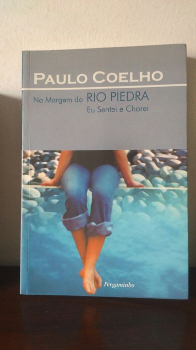 3 Livros Internacionais - City Bones / Rio Piedra / Reluctant Fundamen