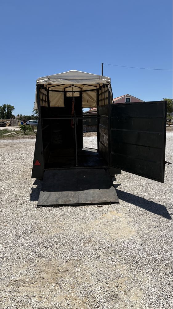 Roulote para cavalos