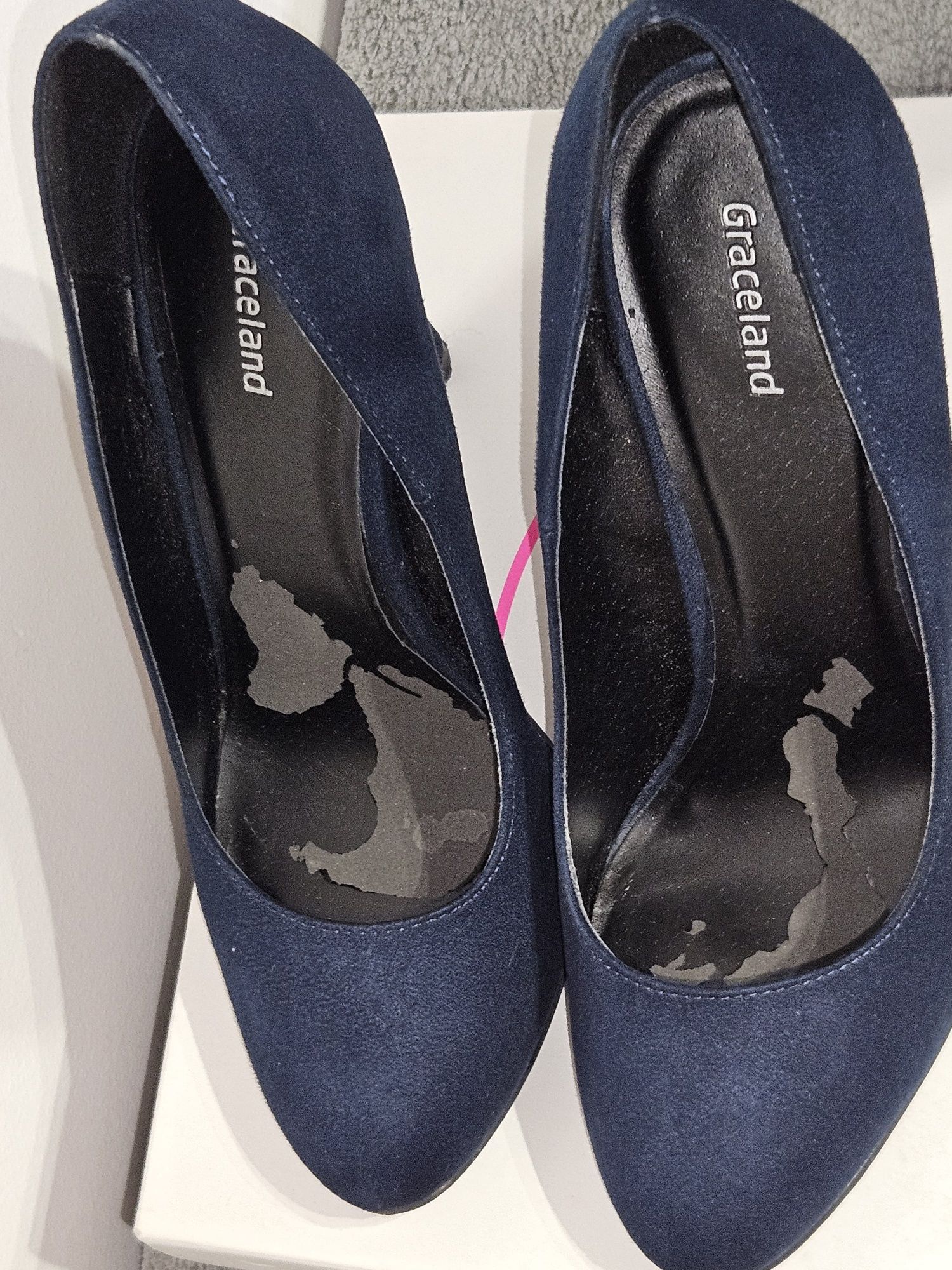 Buty na obcasie Graceland