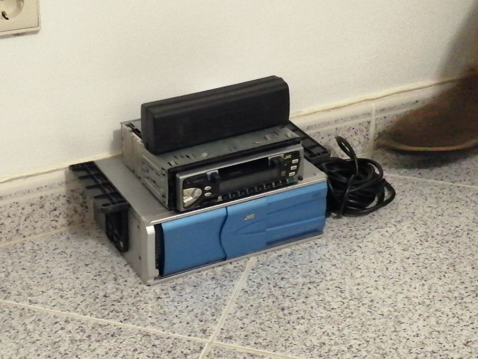 Rádio JBC de cassete e caixa com 12 cds