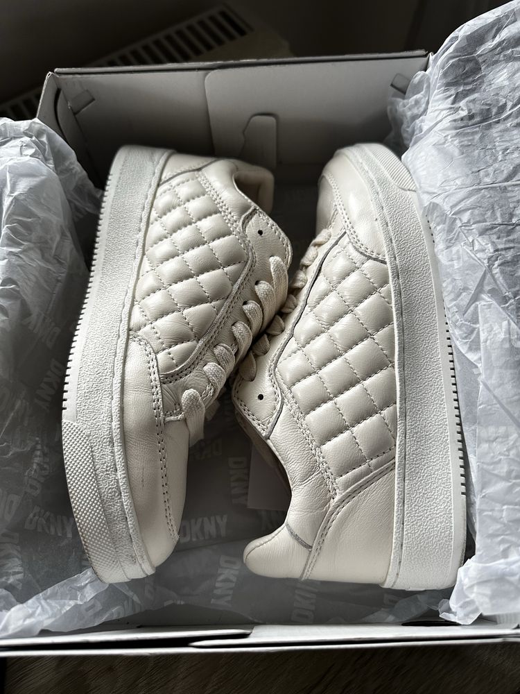 Snakersy DKNY  roz 35,5