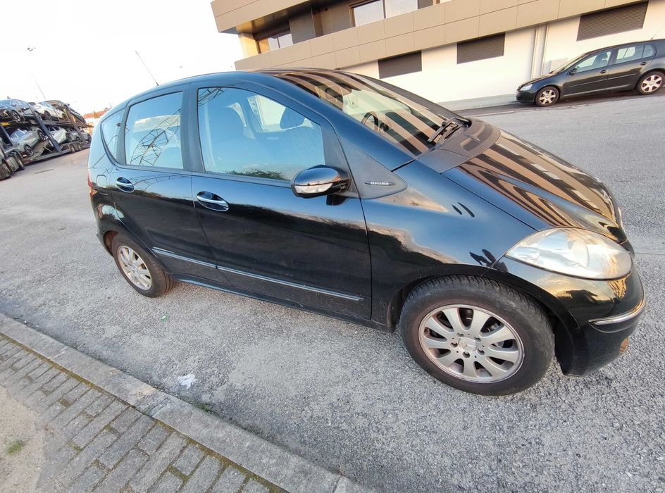 Mercedes- Benz A170