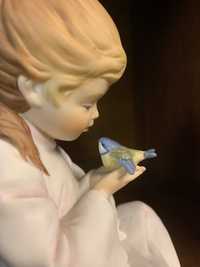 Статуетка фарфор дівчинка з пташкою Kaiser