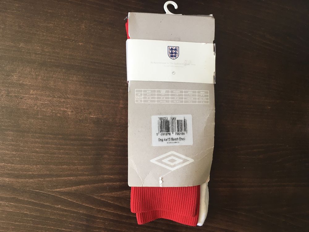Nowe Skarpety piłkarskie Getry Umbro r. 44