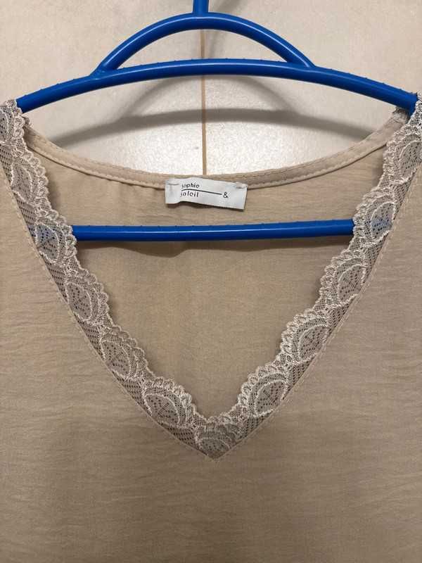 Blusa bege renda