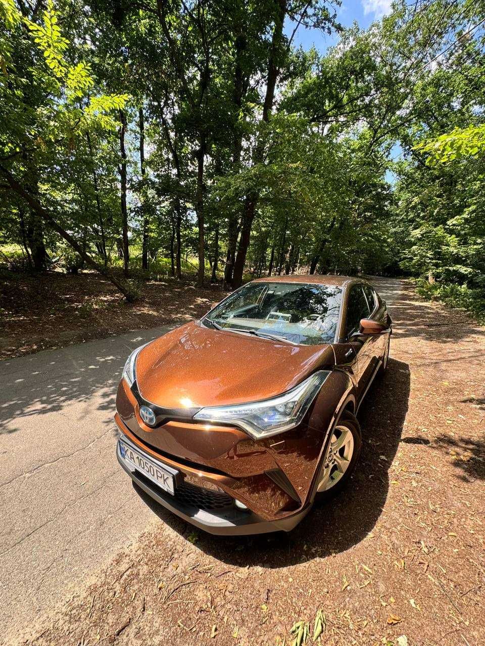 Toyota C-HR гібрид 2018