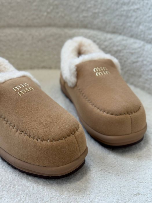 Тапки лофери miu miu замш 37,39р беж і коричневий колір