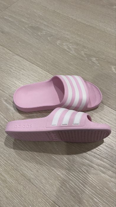 Шльопанці Adidas