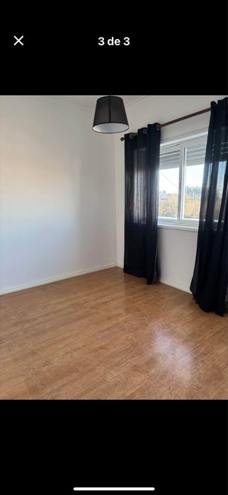 Quarto mobilado com varanda para menina/senhora