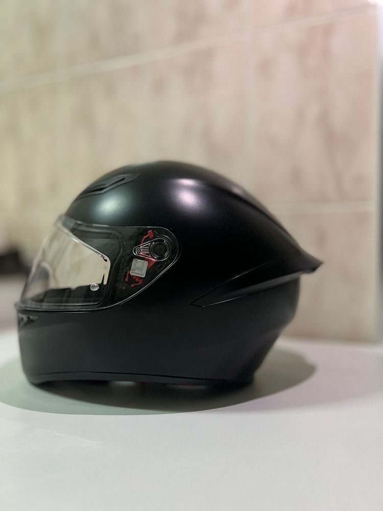 Capacete AGV Preto com Viseira Preta