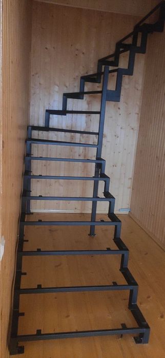 Сходи металевий каркас