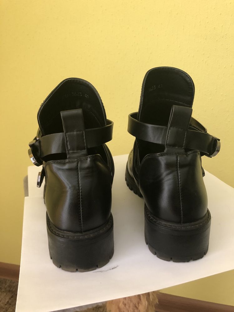Ботинки-сандалии из эко-кожи