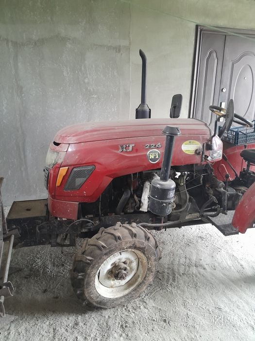 Трактор xt224, причіп, борони