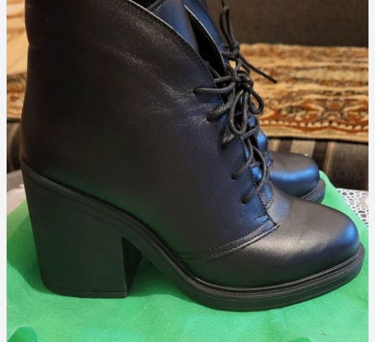 Зимові черевики 36