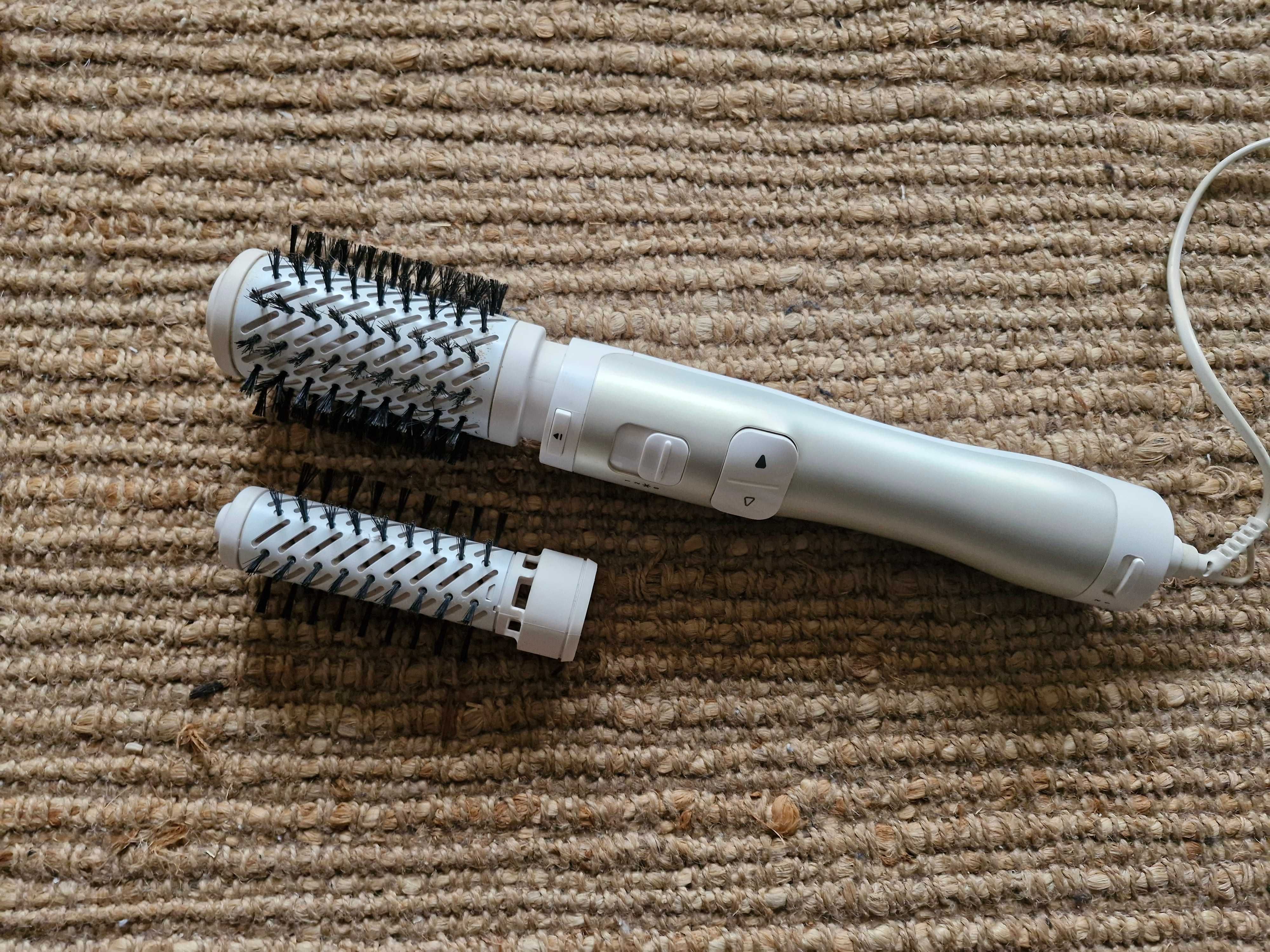 1 / 2
Rowenta Suszarko - lokówka Brush Activ 1000 lokówkosuszarka.