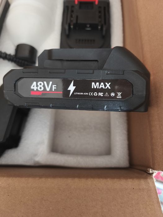 Máquina de lavar a pressão c/ 2 Baterias 40€