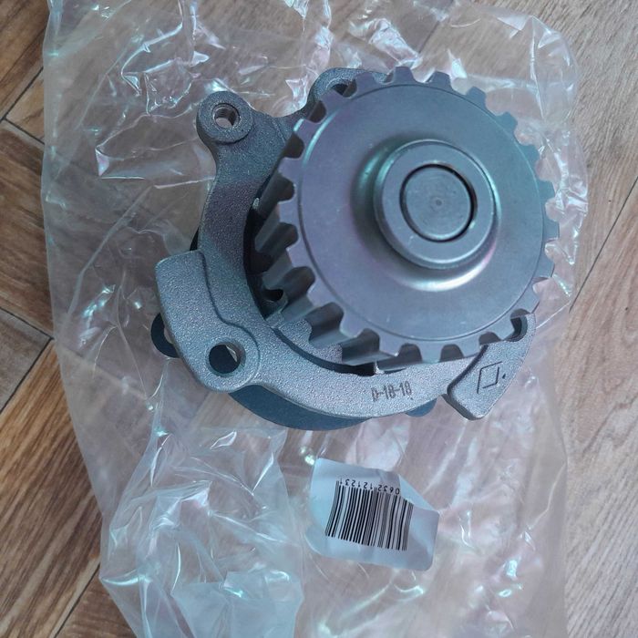 продам водяну помпу ваз 10, каліна.